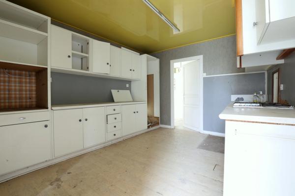 Murs libres d'un LOCAL COMMERCIAL à vendre rue Eugène LEDUC à LAON (02)