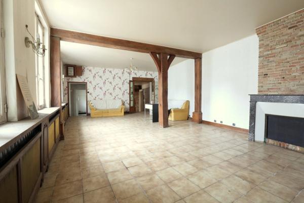 Murs libres d'un LOCAL COMMERCIAL à vendre rue Eugène LEDUC à LAON (02)