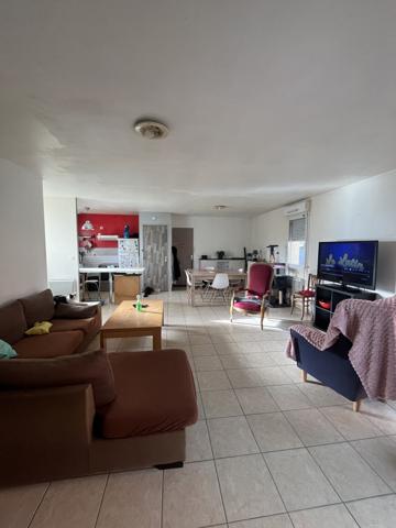 MAISON DE PLAIN PIED A LA SUZE SUR SARTHE