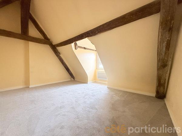 Location
                Appartement61,87 m² - 4 Pièces -
                    TOURS (37000)