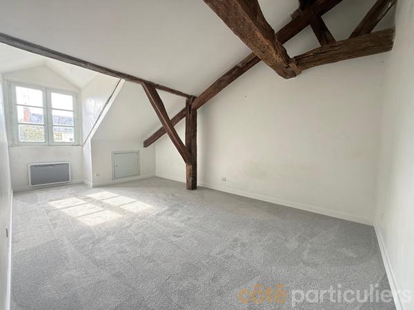 Location
                Appartement61,87 m² - 4 Pièces -
                    TOURS (37000)