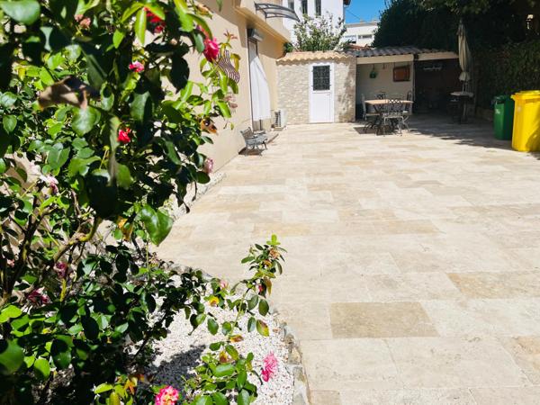 Belle maison rénovée avec cour, terrasse et garage