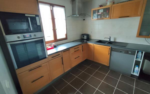 Maison à vendre    4 pièces • 84 m2 Jouy-le-Châtel