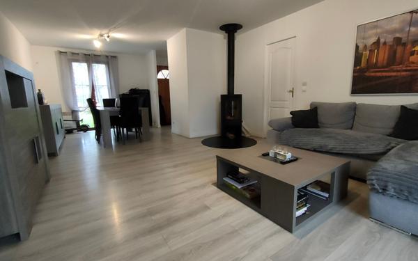 Maison à vendre    4 pièces • 84 m2 Jouy-le-Châtel