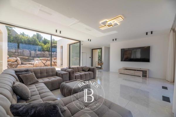 Sainte-Lucie-de-Porto-Vecchio, Maison 6 Chambres -  320 m² à vendre