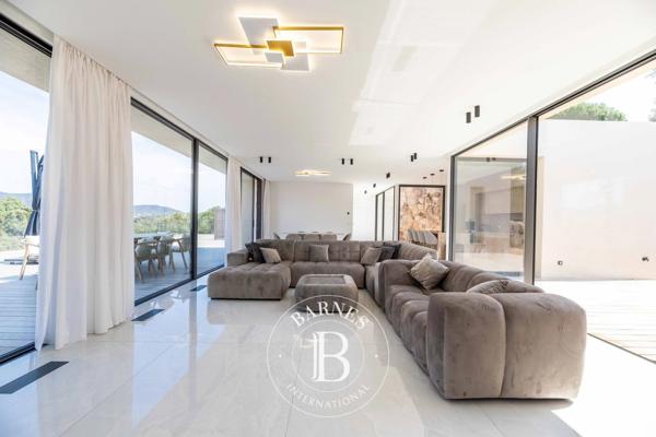Sainte-Lucie-de-Porto-Vecchio, Maison 6 Chambres -  320 m² à vendre