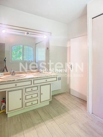 A vendre maison plain pied, garage double et terrain de 5135m²