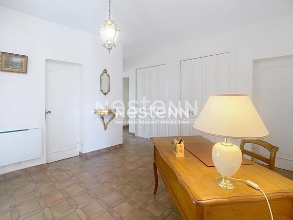 A vendre maison plain pied, garage double et terrain de 5135m²