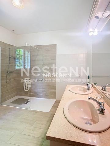 A vendre maison plain pied, garage double et terrain de 5135m²