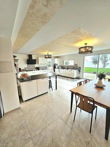 Maison à SAINT-CHRISTOPHE-DU-BOIS, 49280 - 6 pièces 185m²