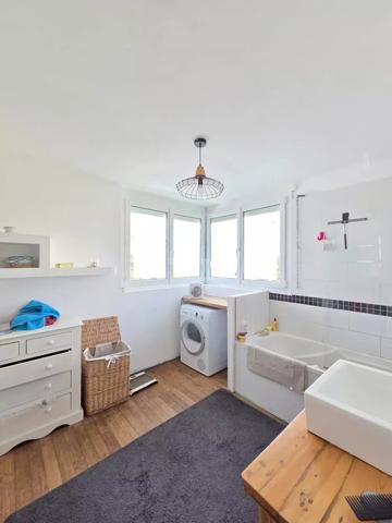 Vente                                                      Maison
                        
                     5 pièces                      110 m2                     à Auray