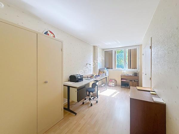À vendre : Appartement lumineux de 2 pièces à Poitiers à proximité des transports en commun et des commerces