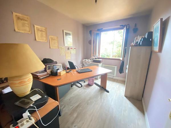 Vente maison 6 pièces 108m² à Chaumontel, bien calme et discret à visiter rapidement.