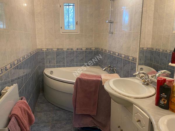 Vente maison 6 pièces 108m² à Chaumontel, bien calme et discret à visiter rapidement.