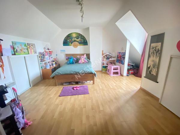 Vente maison 6 pièces 108m² à Chaumontel, bien calme et discret à visiter rapidement.