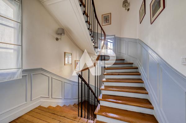 SEVRES RIVE DROITE - DEMEURE DE CHARME €1 895 000 ** - Référence 626-S