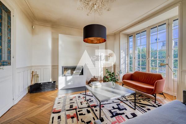 SEVRES RIVE DROITE - DEMEURE DE CHARME €1 895 000 ** - Référence 626-S