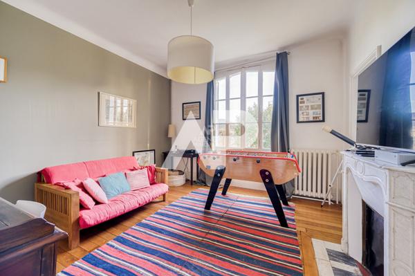 SEVRES RIVE DROITE - DEMEURE DE CHARME €1 895 000 ** - Référence 626-S