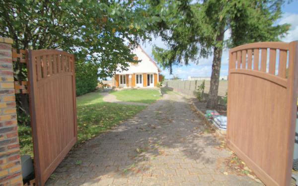 Maison à vendre    6 pièces • 152 m2 La Chapelle-Saint-Mesmin