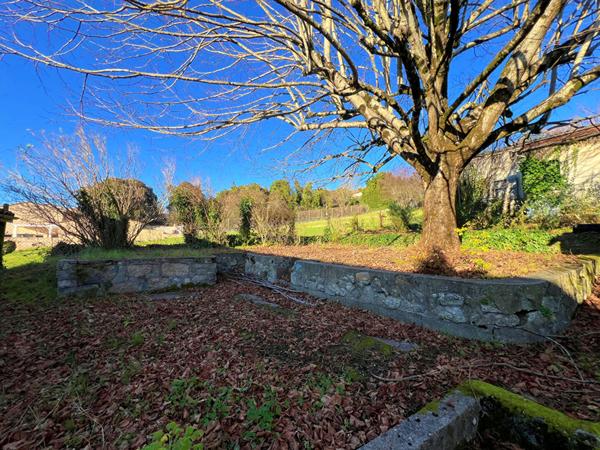 Maison Angoulême 4 pièce(s) 118 m2 + dépendance