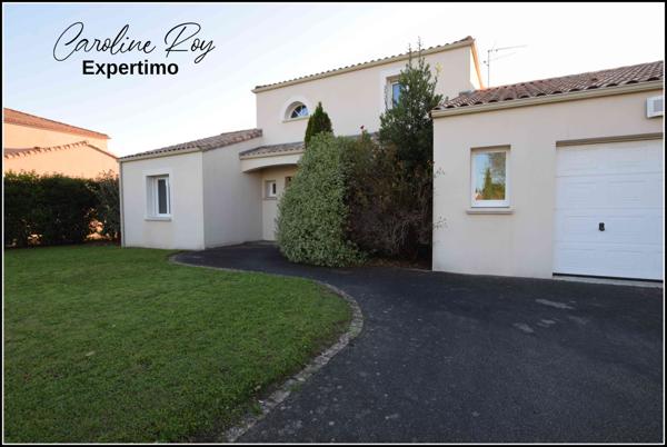 Clisson (44190) CLISSON - Maison contemporaine 4 chambres, garage sur 990 m² de terrain clos et arboré.