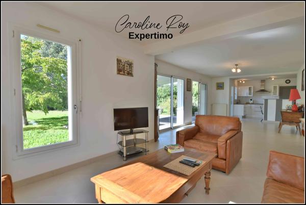 Clisson (44190) CLISSON - Maison contemporaine 4 chambres, garage sur 990 m² de terrain clos et arboré.