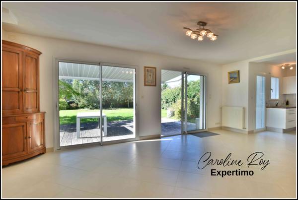 Clisson (44190) CLISSON - Maison contemporaine 4 chambres, garage sur 990 m² de terrain clos et arboré.