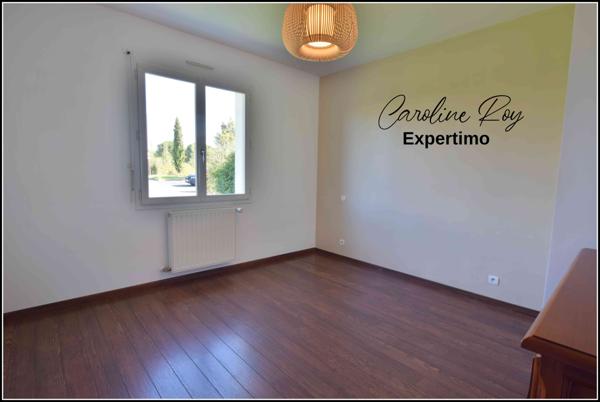 Clisson (44190) CLISSON - Maison contemporaine 4 chambres, garage sur 990 m² de terrain clos et arboré.