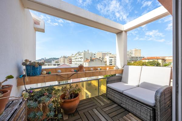 Appartement T2 dernier étage avec terrasse - Menpenti / Baille - Marseille
