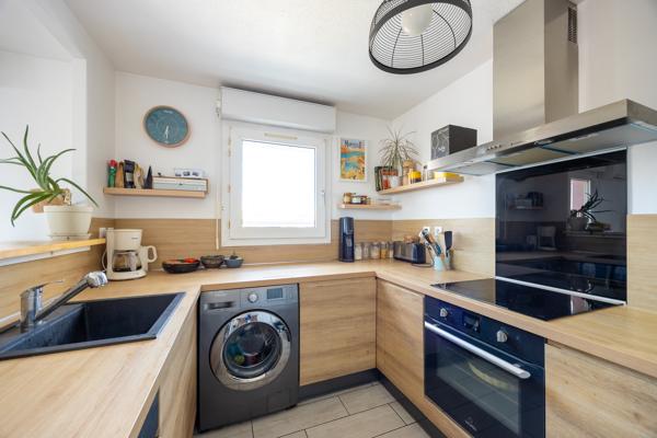 Appartement T2 dernier étage avec terrasse - Menpenti / Baille - Marseille