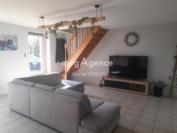 Maison à Nueil-les-Aubiers, 79250 - 5 pièces 115m²