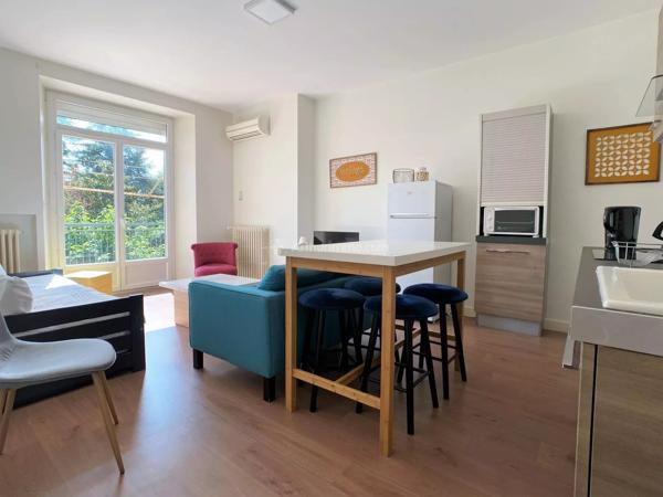 Location                                                      Appartement
                        
                     2 pièces                      43 m2                     à Albi