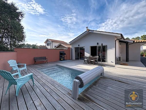 Vente                                                      Maison
                        
                     4 pièces                      100 m2                     à Mimizan