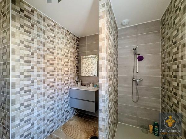 Vente                                                      Maison
                        
                     4 pièces                      100 m2                     à Mimizan
