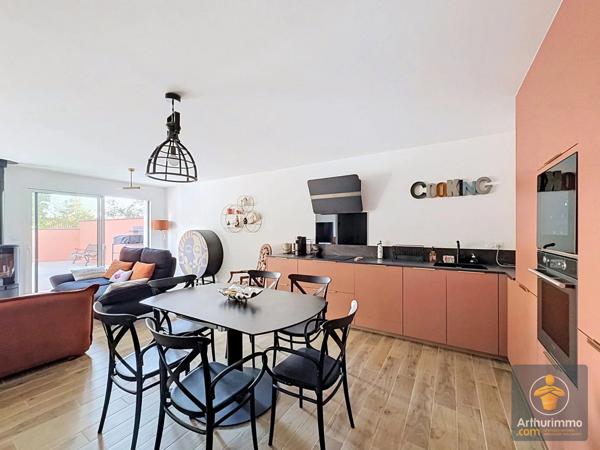 Vente                                                      Maison
                        
                     4 pièces                      100 m2                     à Mimizan