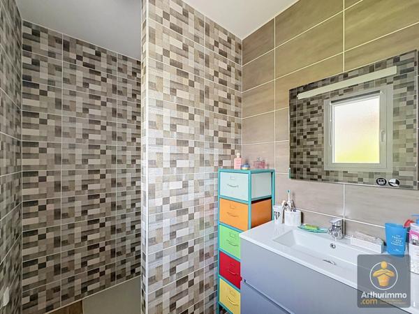 Vente                                                      Maison
                        
                     4 pièces                      100 m2                     à Mimizan
