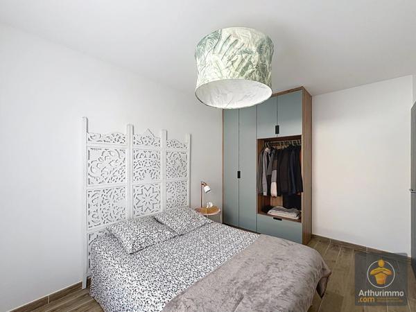 Vente                                                      Maison
                        
                     4 pièces                      100 m2                     à Mimizan