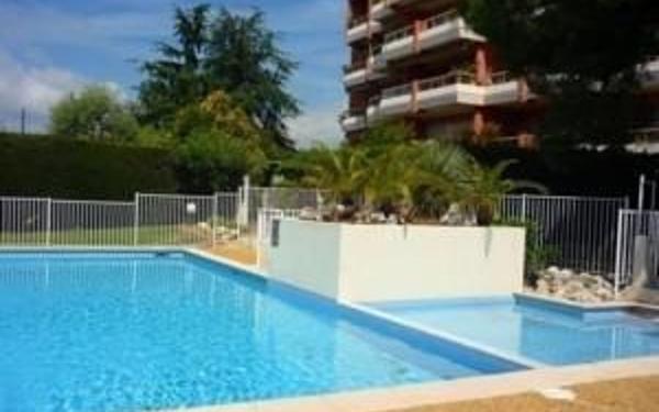 Appartement à vendre    3 pièces • 77 m2 Saint-Laurent-du-Var