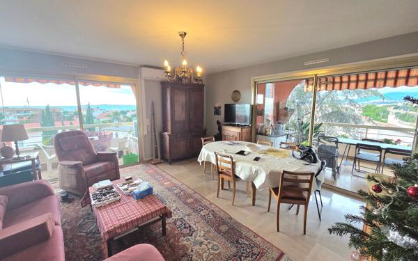 Appartement à vendre    3 pièces • 77 m2 Saint-Laurent-du-Var