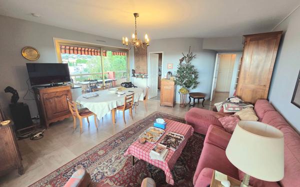 Appartement à vendre    3 pièces • 77 m2 Saint-Laurent-du-Var