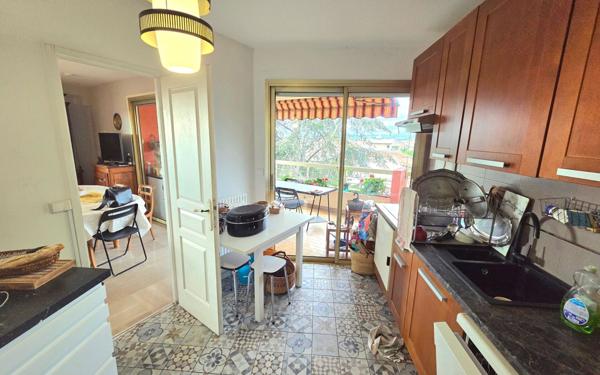 Appartement à vendre    3 pièces • 77 m2 Saint-Laurent-du-Var