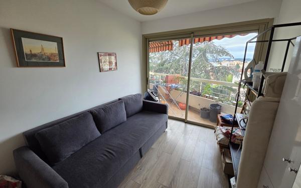 Appartement à vendre    3 pièces • 77 m2 Saint-Laurent-du-Var