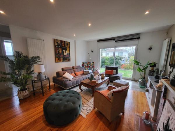Belle maison rénovée avec studio indépendant.