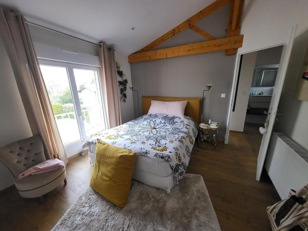 Belle maison rénovée avec studio indépendant.