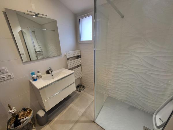 Belle maison rénovée avec studio indépendant.
