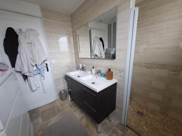 Belle maison rénovée avec studio indépendant.
