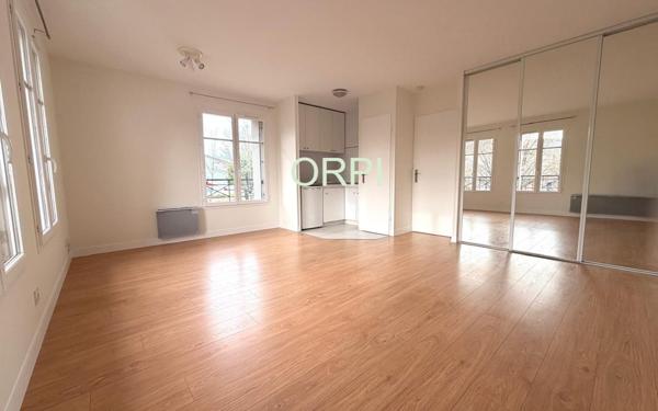 Appartement à vendre    1 pièce •  Thiais
