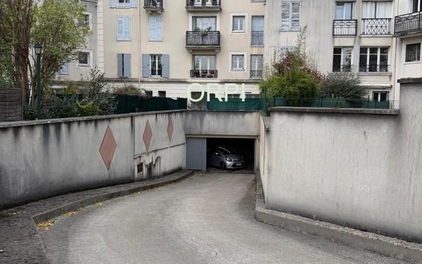 Appartement à vendre    1 pièce •  Thiais