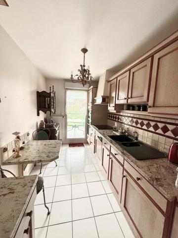 Appartement à vendre 5 pièces (78) 97 m² - 3 chambres - terrasse - 2 garages - cave