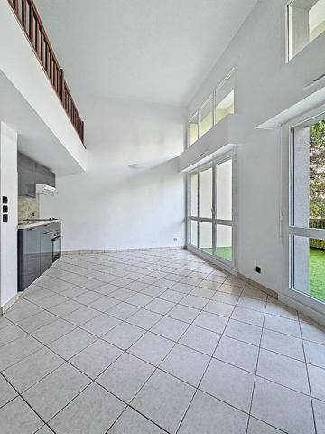 Duplex avec terrasse - stationnement au sous sol - rénovation énergétique récente